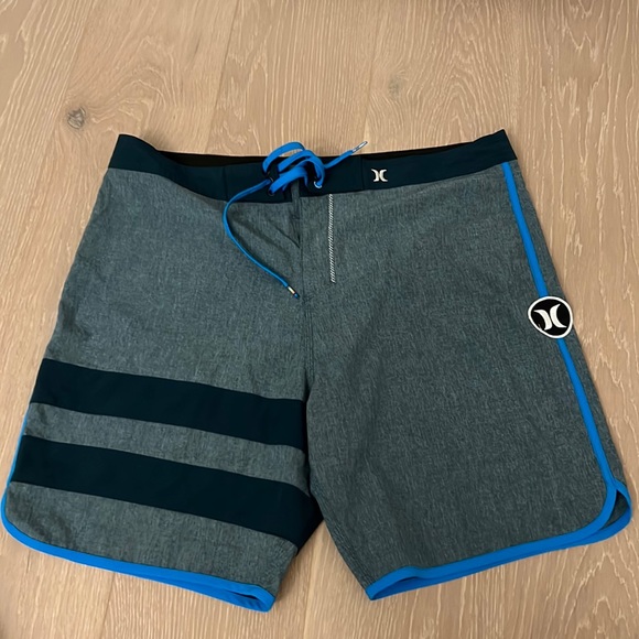 Hurley swim shorts - Picture 1 of 1